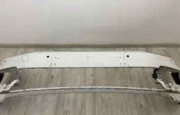 Бампер для Volkswagen Passat 2020 года на фотографиях