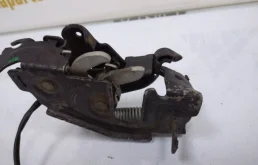 Замок капота левый для BMW 5er 2023 года на фотографиях