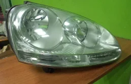 Фара ксенон левая для Volkswagen Jetta 2009 года на фотографиях