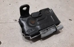 Фиксатор стойки капота для Mercedes-Benz GLK class на фотографиях