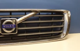 Решетка радиатора для Volvo S80 2004 года на фотографиях