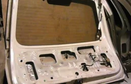 Крышка багажника для Nissan X-Trail 2000 года на фотографиях