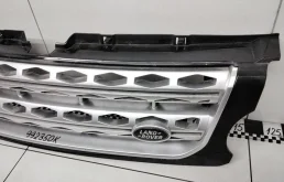 Решетка радиатора для Land Rover Discovery 2014 года на фотографиях