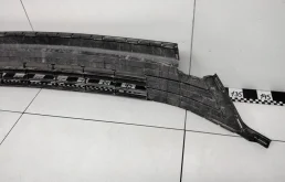 Решетка переднего бампера для Toyota RAV4 2015 года на фотографиях