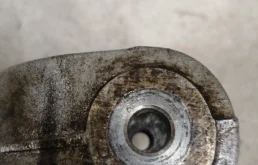 Подрамник двигателя для Volkswagen Tiguan 2010 года на фотографиях