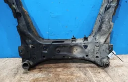 Балка передняя поперечная для Nissan X-Trail 2008 года на фотографиях