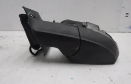 Стекла и зеркала для Volkswagen Polo 2019 года на фотографиях