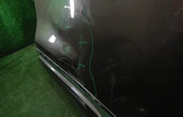 Накладка на дверь задняя левая для Volkswagen Touareg 2014 года на фотографиях