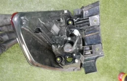 Фонарь внешний правый для Nissan X-Trail 2013 года на фотографиях