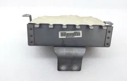 Подушка безопасности водителя для Kia Rio 2012 года на фотографиях