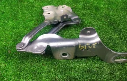 Петля капота правая для BMW X3 2015 года на фотографиях