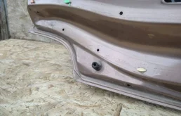 Крышка багажника для Toyota Land Cruiser 1998 года на фотографиях