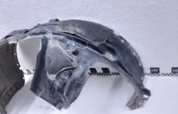 Подкрылок передний правый для Nissan X-Trail 2017 года на фотографиях