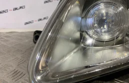 Фары для Volkswagen Passat 2010 года на фотографиях