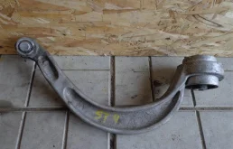 Рычаг передний правый нижний для Audi A4 2015 года на фотографиях