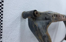 Подрамник двигателя для Nissan X-Trail 2017 года на фотографиях