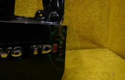 Дверь багажника для Volkswagen Touareg 2010 года на фотографиях