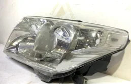 Фара левая для Toyota Land Cruiser 2010 года на фотографиях