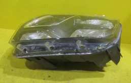 Фара ксенон левая для Renault Duster 2015 года на фотографиях
