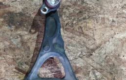 Рычаг передний правый нижний для Volvo XC90 2008 года на фотографиях