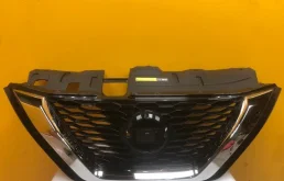 Решетка радиатора для Nissan Qashqai 2020 года на фотографиях