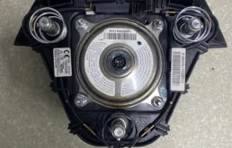 Подушка безопасности водителя для Kia Rio 2017 года на фотографиях