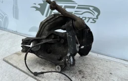 Кулак поворотный левый для BMW 3er 2008 года на фотографиях