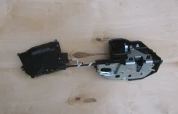 Уплотнитель передней правой двери для BMW 5er 2010 года на фотографиях