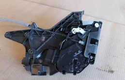 Замок двери задней правой для Volvo S40 2008 года на фотографиях