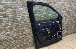 Дверь передняя левая для Volvo XC90 2018 года на фотографиях