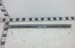 Молдинг двери передний правый для Toyota Land Cruiser 2018 года на фотографиях