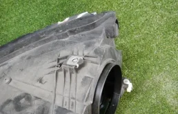 Фара правая для Volkswagen Tiguan 2007 года на фотографиях