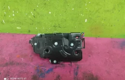 Замок передней левой двери для Skoda Octavia 2009 года на фотографиях