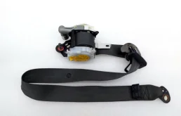 Ремень безопасности передний правый для Kia Rio 2014 года на фотографиях