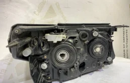 Фара левая для Toyota Land Cruiser 2011 года на фотографиях