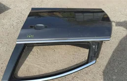 Двери для Opel Astra 2004 года на фотографиях