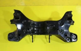 Подрамник двигателя для Volkswagen Polo 2018 года на фотографиях