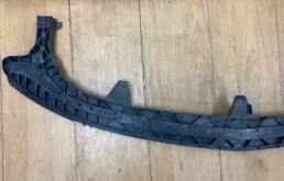 Усилитель бампера передний верхний для Opel Astra 2016 года на фотографиях