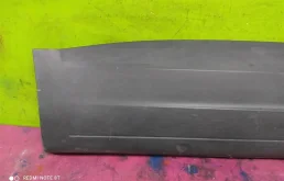 Молдинг двери задний правый для Volkswagen Tiguan 2010 года на фотографиях