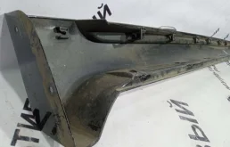 Накладка порога левая для Toyota Land Cruiser 2008 года на фотографиях