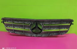 Решетка радиатора для Mercedes-Benz C class 2015 года на фотографиях