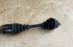 Привод передний правый для Volvo XC70 2005 года на фотографиях