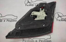 Фонарь внутренний правый для Mercedes-Benz S class 2008 года на фотографиях