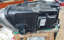 Фара левая для Audi A6 2008 года на фотографиях