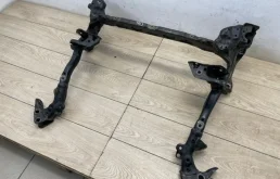 Подрамник двигателя для Audi A6 2018 года на фотографиях