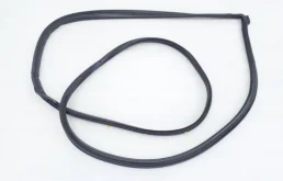 уплотнитель передней правой двери для Nissan Qashqai J11 2013-2019