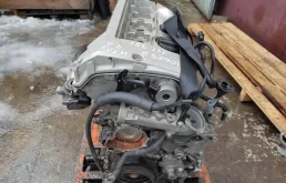 Двигатель без навесного для Mercedes-Benz C class 2001 года на фотографиях