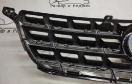 Решетка радиатора для Mercedes-Benz M class 2015 года на фотографиях