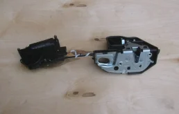 Уплотнитель передней правой двери для BMW 5er 2010 года на фотографиях