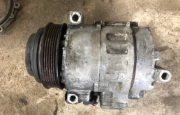 Компрессор кондиционера для Mercedes-Benz C class 1997 года на фотографиях